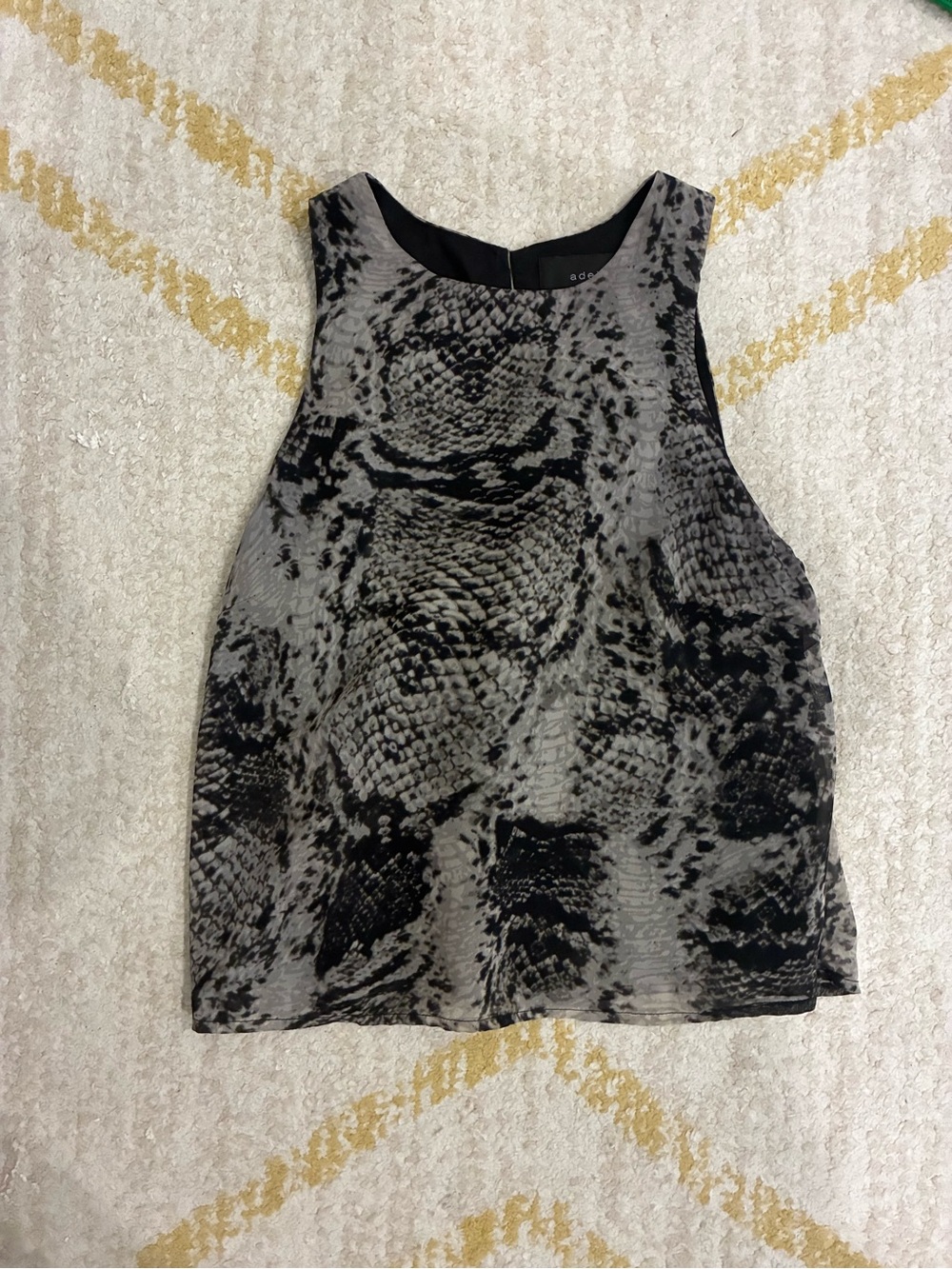 Adelyn Rae Black and Gray Snake-Print Sleeveless Blouse